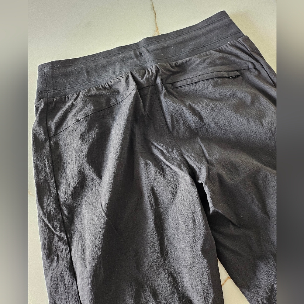 ATHLETA Pants Womens Sz 6 Black Trekkie North Jogger Athleisure - Picture 6 of 16